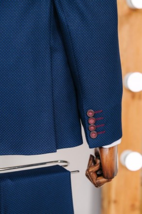 
ІНФОРМАЦІЯ ПРО ПРОДУКТ
Чоловічий синій класичний костюм піджак та штани
Піджак:. . фото 6