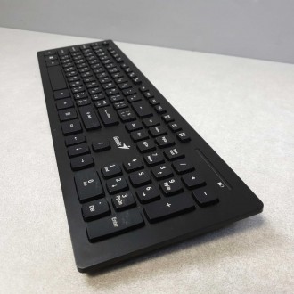 Комплект із повнорозмірної мультимедійної бездротової клавіатури та миші Genius . . фото 4