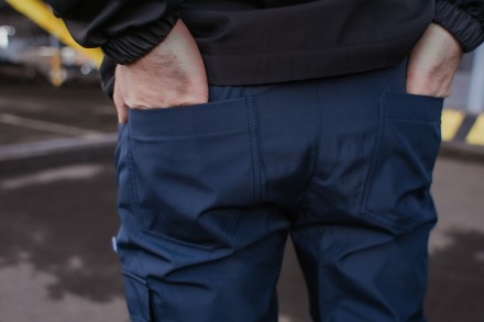 
ІНФОРМАЦІЯ ПРО ПРОДУКТ
Чоловічі звужені до низу сині штани Джоггери Softshell С. . фото 3
