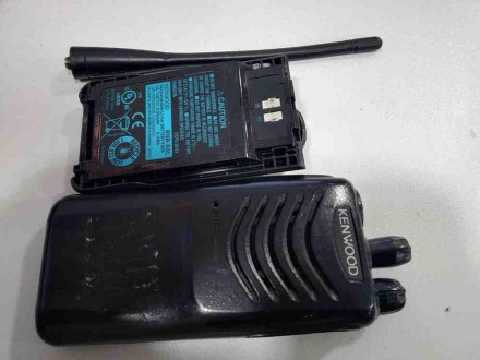 Kenwood TK-3000 – портативная радиостанция, выполненная в соответствия со строги. . фото 2