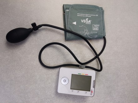 Напівавтоматичний тонометр Vega VS-250 чудово допомагає визначити рівень кров'ян. . фото 3