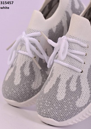 Текстильні кросівки відмінної якості
Склад підошви: пінка
Пакування:пакет
Вис. . фото 4
