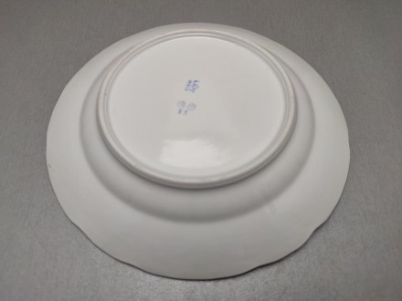 Тарелка 20-25 см керамика. Применяется для сервировки стола, подачи сладостей и . . фото 3