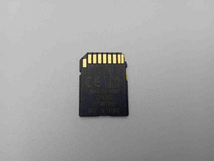 SD 8Gb - компактное электронное запоминающее устройство, используемое для хранен. . фото 2