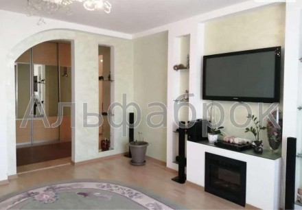 4-комнатная квартира, 156 м.кв.. Киев. фото 1 4-комнатная квартира, 156 м.кв.. Киев. фото 1
