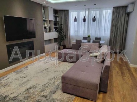 4-комнатная квартира, 160 м.кв.. Киев. фото 1 4-комнатная квартира, 160 м.кв.. Киев. фото 1
