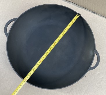 Сковорода жаровня чугунная диаметр 40 см, высота 9 см, с двумя литыми ручками. В. . фото 7