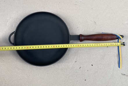 Сковорода блинница чугунная, диаметр 22 см, высота 2 см, с деревянной ручкой. Ве. . фото 5