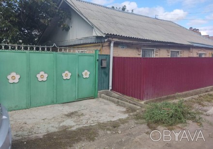 Продам частину будинку.