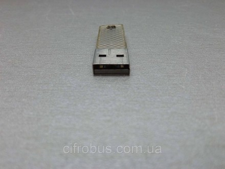 USB 8Gb — пам'ятний пристрій, що використовує як носій флешпам'ять, і під'єднуєт. . фото 5
