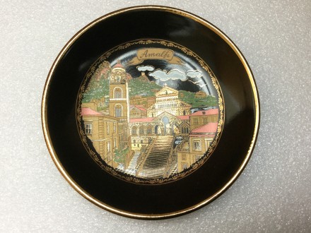 Очень красивая сувенирная тарелка с позолотой из Италии станет украшением Вашего. . фото 2