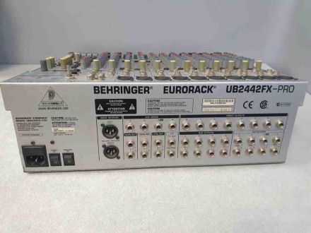 Мікшерний пульт Behringer Eurorack UB2442FX-Pro
Модель має 10 моноканалів 8 з як. . фото 3