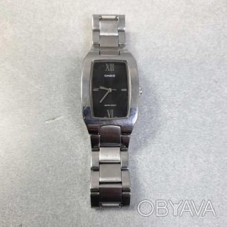 Чоловічий наручний годинник Casio MTP-1165A-1C
Корпус годинника виготовлений із . . фото 1