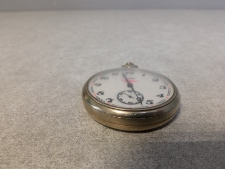 Кишеньковий годинник Блискавка Паротяг, механічний годинник виробництва часів СР. . фото 3