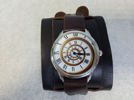 Авторський годинник Спіраль на коричневому шкіряному ремінці, діаметр циферблата. . фото 6