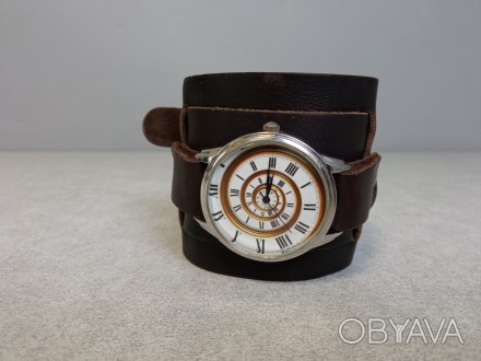 Авторський годинник Спіраль на коричневому шкіряному ремінці, діаметр циферблата. . фото 1