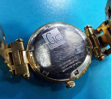 Вишуканий жіночий кварцовий годинник GC X17108L1S з колекції Precious Collection. . фото 3