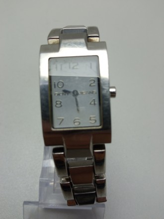 Кварцовий наручний годинник, укомплектований ремінцем, класичної форми, формат ч. . фото 3