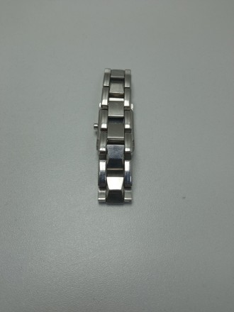 Кварцовий наручний годинник, укомплектований ремінцем, класичної форми, формат ч. . фото 7