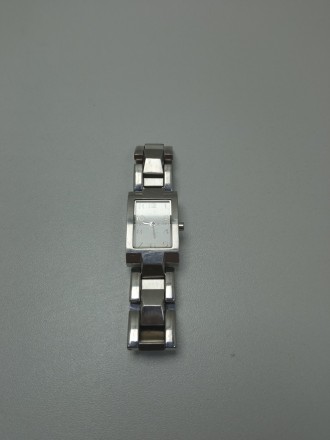 Кварцовий наручний годинник, укомплектований ремінцем, класичної форми, формат ч. . фото 6