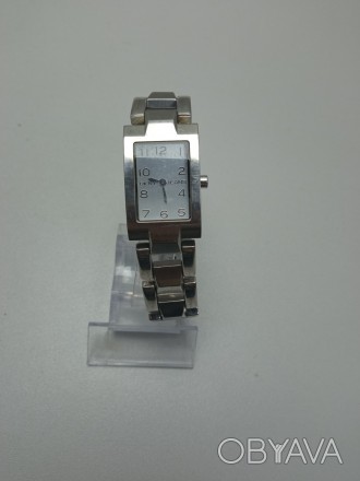 Кварцовий наручний годинник, укомплектований ремінцем, класичної форми, формат ч. . фото 1