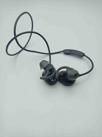 Бренд:	Bose
Линейка:	SoundSport Wireless
Тип: 
Наушники с микрофоном
Способ подк. . фото 4
