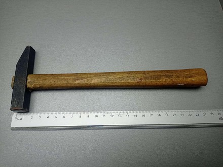 Молоток — невеликий ударний інструмент, що застосовується для забивання цвяхів, . . фото 11