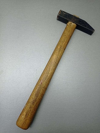 Молоток — невеликий ударний інструмент, що застосовується для забивання цвяхів, . . фото 8