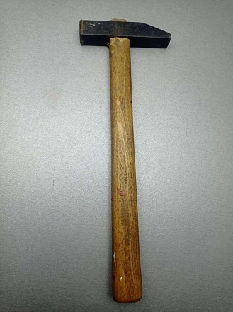 Молоток — невеликий ударний інструмент, що застосовується для забивання цвяхів, . . фото 5