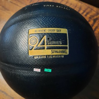 Баскетбольный мяч Spalding Kobe Bryant Black Snake NBA Limited Edition (7)

Ба. . фото 7