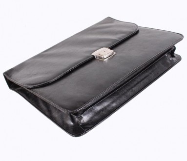 Мужской портфель из кожзама представляет собой не только привлекательное украшен. . фото 3
