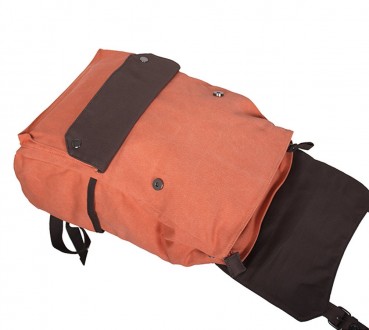 Красивый рюкзак оранжевого цвета. Аксессуар сделан из прочного материала. Внутри. . фото 5