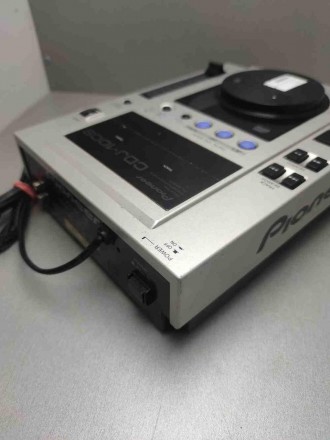 DJ CD-проигрыватель, щелевая загрузка диска, вес 2.2 кг, отношение сигнал/шум 96. . фото 5
