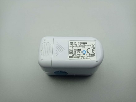 Пульсоксиметр ChoiceMMed MD300C19 виготовляється в білому та блакитному кольорі . . фото 4