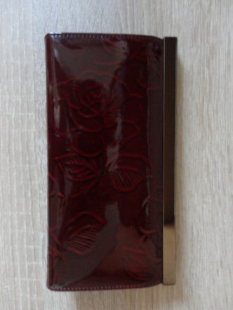 Женский большой кожаный кошелек Dr.Koffer (лакированная кожа, бордовый)

Хорош. . фото 3