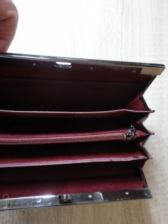 Женский большой кожаный кошелек Dr.Koffer (лакированная кожа, бордовый)

Хорош. . фото 4