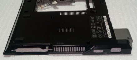 Нижня частина корпуса (поддон) з ноутбука DELL Latitude E4300 CN-0R619D AM03S000. . фото 5