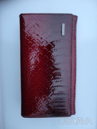 Женский кожаный кошелек dr.koffer с декоративным покрытием (темно-красный)

От. . фото 1