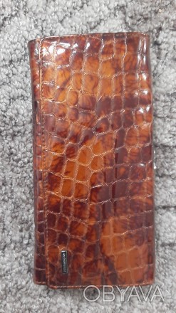 Большой женский кожаный кошелек dr.koffer (лакированный, коричневый)

Отличное. . фото 1