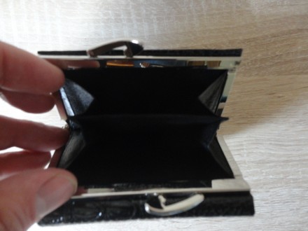 Женский кожаный кошелек Dr.Koffer (черный) 

Хорошее качество
Кожаный, с деко. . фото 8