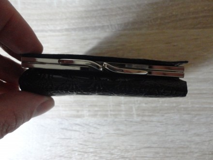 Женский кожаный кошелек Dr.Koffer (черный) 

Хорошее качество
Кожаный, с деко. . фото 7