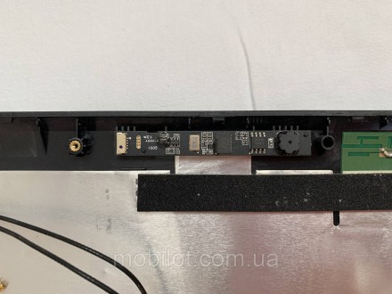 Часть корпуса крышка матрицы к ноутбуку Samsung R523. Есть следы от эксплуатации. . фото 4