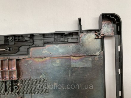 Часть корпуса поддон к ноутбуку HP 250 G6. Есть следы от эксплуатации и поврежде. . фото 4