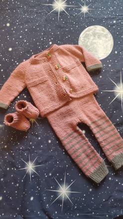 Продам детский вязанный костюмчик от 3 до 9 месяцев. Связан из тёплой и мягкой ш. . фото 4