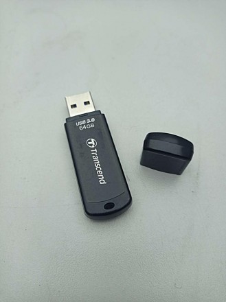 USB 64Gb — пам'ятний пристрій, що використовує як носій флешпам'ять, і під'єднує. . фото 3