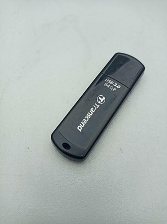 USB 64Gb — пам'ятний пристрій, що використовує як носій флешпам'ять, і під'єднує. . фото 2