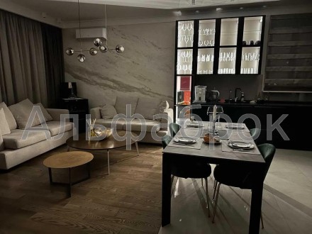 4-комнатная квартира, 140 м.кв.. Киев. фото 1 4-комнатная квартира, 140 м.кв.. Киев. фото 1