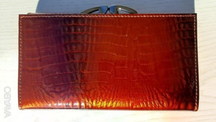 Женский кожаный кошелек Dr.Koffer (лакированный, оранжево-черный)

Отличное ка. . фото 4