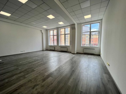 В новом БЦ по ул.Глубочицкая,17 продаётся офис 71.4м.кв. Офис расположен на шест. . фото 6