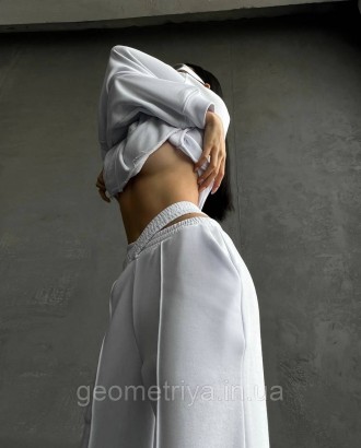 
Трикотажный костюм оверсайз белого цвета 
Параметры:
XS/S : ОГ 82-90, талия 62-. . фото 10